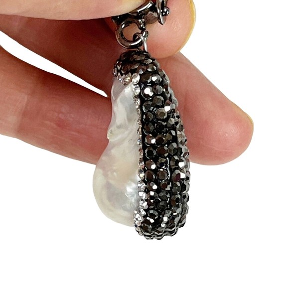 White Baroque Pearl Hematite & Crystal Encrusted Pendant Clip - Picture 2 of 9